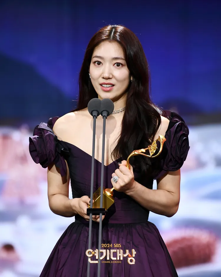 朴信惠首次公開提到崔泰俊的名字。翻攝SBS