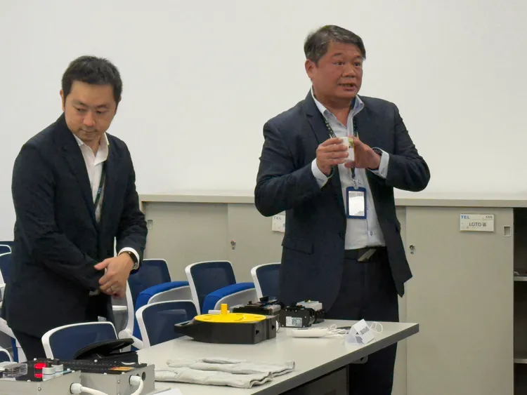 東京威力科創介紹職安體感訓練教室。呂承哲攝