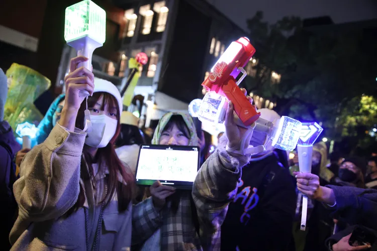 民間團體今在立法院外舉行「冬季青鳥在台北，討伐傅崐萁大遊行」。記者彭欣偉攝