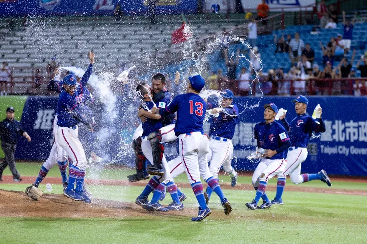 中華隊拿下U18亞青冠軍。 棒協提供