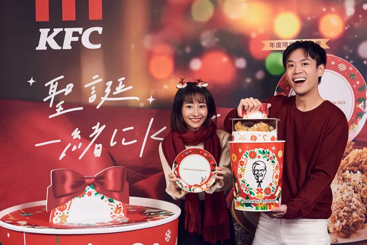 引進日本「聖誕巨大桶」來台，12月10日至12月25日全面開賣。肯德基提供