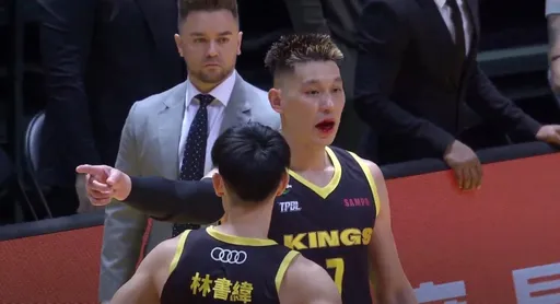 林書豪被打到滿嘴血!中華隊歸化球員遭裁判升級處罰