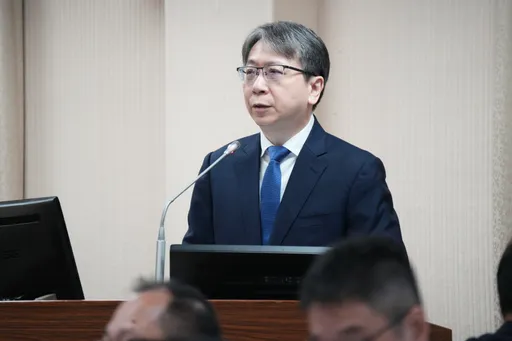 12強台灣隊返台采盟員工蹭合照 國安局檢討認3缺失