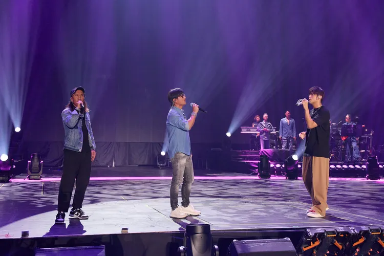 動力火車與周董同台飆唱。杰威爾提供