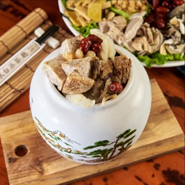 興蓬萊台菜招牌佛跳牆。業者提供