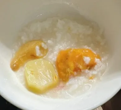 公公為五熊準備的地瓜稀飯，溫暖了她的心。翻攝五熊IG