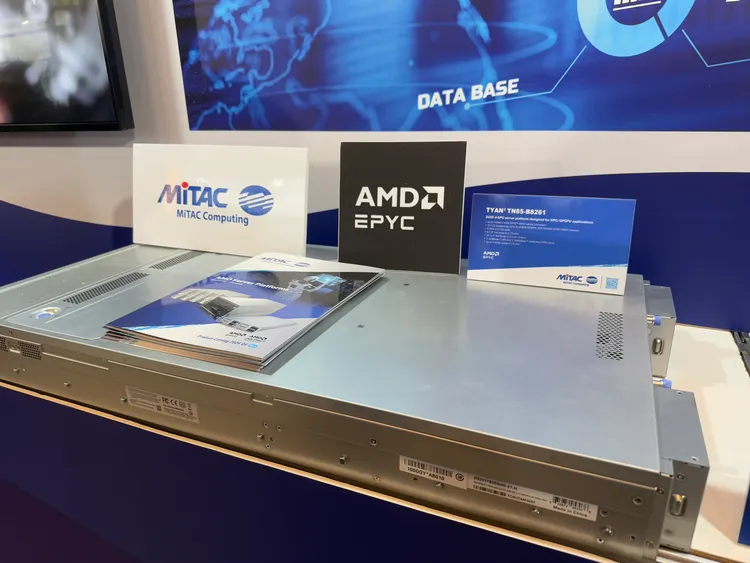 神雲科技MiTAC G4520G6。呂承哲攝