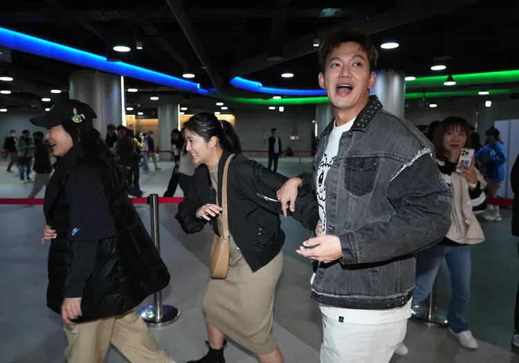 威廉夫妻。彭欣偉攝