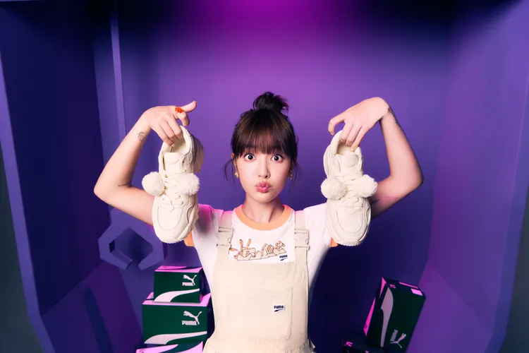 王淨換上PUMA單品俏皮示範聖誕造型。品牌提供