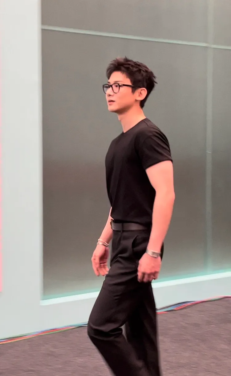 白敬亭穿著簡約仍很有時尚感。王思穎攝影