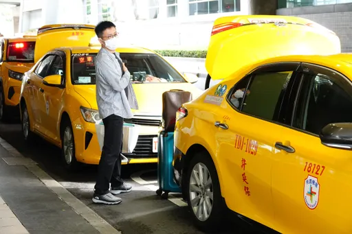 男搭5小時霸王車只給2000元　還向運將借4萬5後落跑　下場曝光