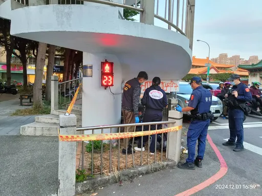 台中一中商圈驚見男屍 鬧區天橋下「棉被裹身」