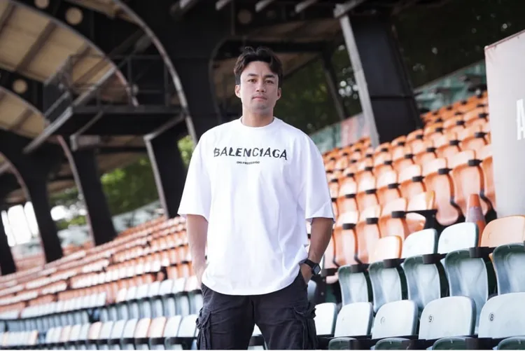 潘傑楷以高挑身材完美當起ORI FREDERIQO「行走的招牌」。品牌提供