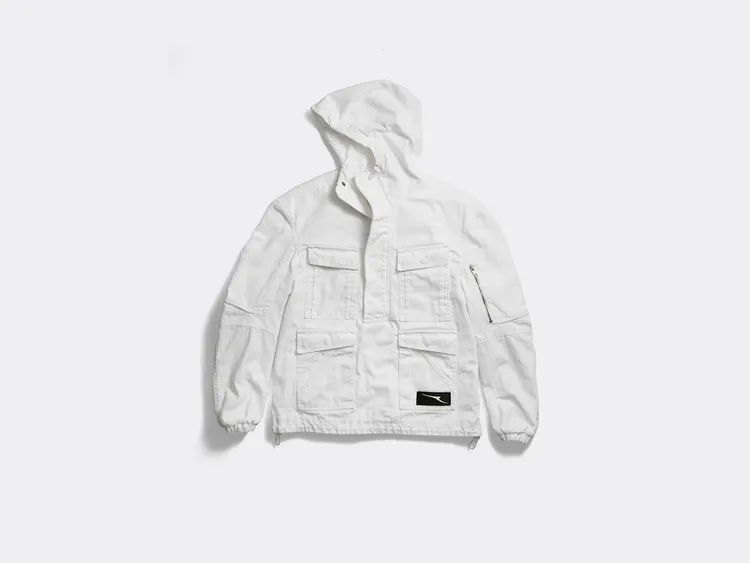 Nirvalis 夾克，4萬元。品牌提供