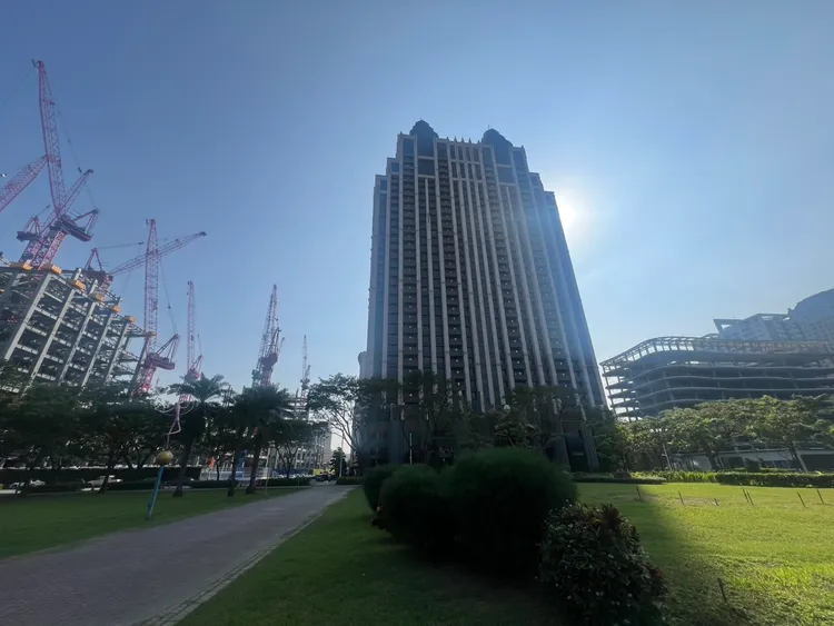 「京城天贊」位於農16特區，成屋目前最高單坪72萬元。葉家銘攝