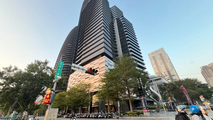 永浴企業登記所在的商業大樓。鮮明攝