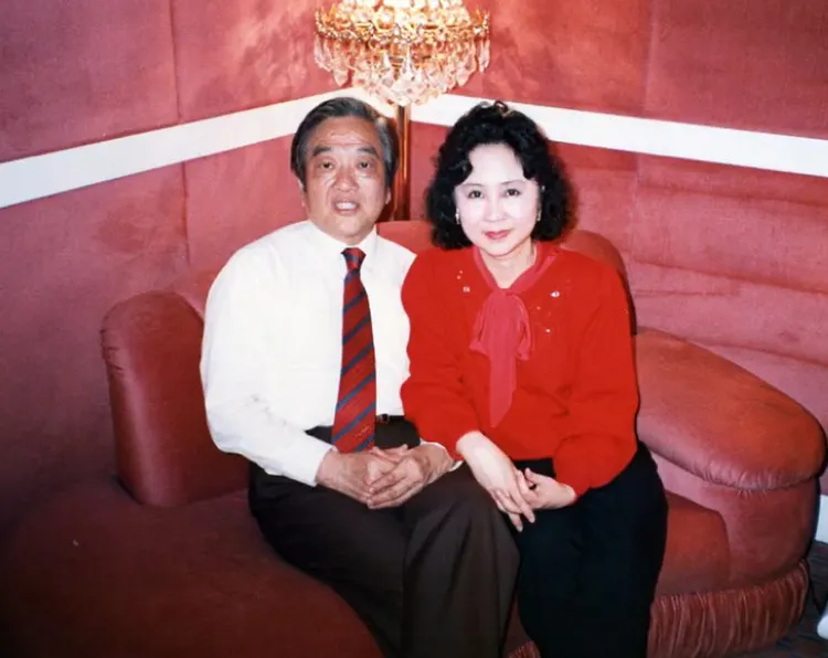 平鑫濤（左）與瓊瑤度過40年婚姻生活。翻攝瓊瑤臉書