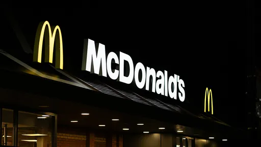 吃麥當勞被出征「台灣怎麼了？」　PTT諷：看公審文以為建中生性侵