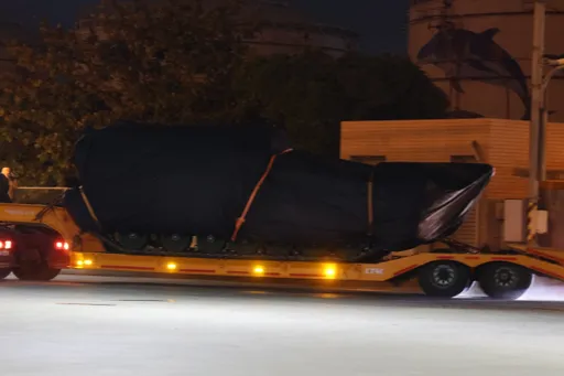 直擊|M1A2T戰車10輛駛出台北港運往新竹!M88A2裝甲救濟車疑現蹤