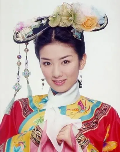 黃奕以《還珠格格第三部：天上人間》的「小燕子」走紅。翻攝劇照