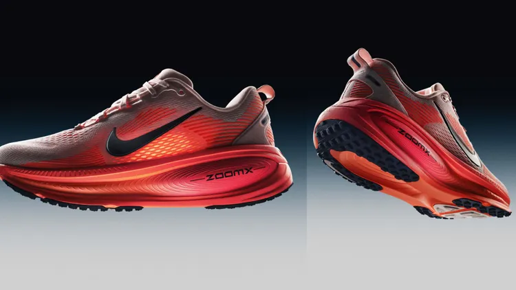 NIKE VOMERO 18採用ZoomX和ReactX泡棉的雙層緩震組合達到超強緩震效果。品牌提供