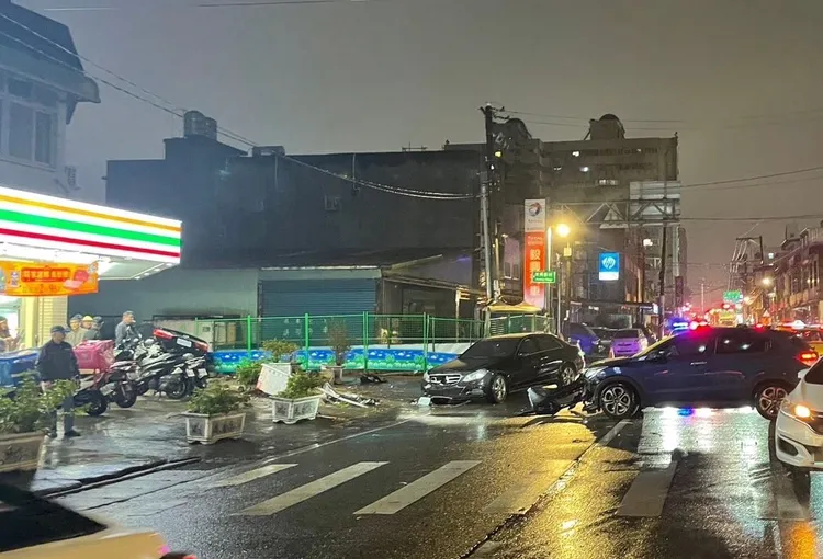 車禍現場。中壢警分局提供