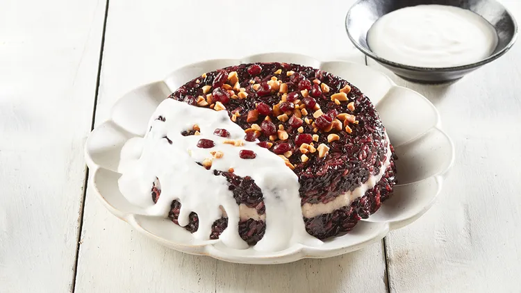 「團圓芋香紫米糕」同樣可於1010湘與時時香雙品牌套餐中，加購價420元。業者提供