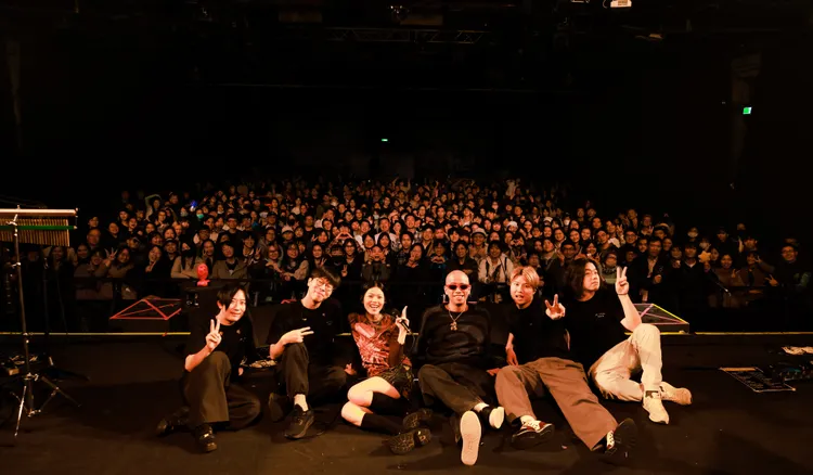 柯泯薰晉升獨立製作「柯闆」，專輯到演唱會全能包辦。Legacy提供