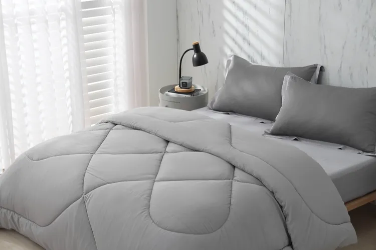 奈米發熱科技 超導熱石墨烯恆溫冬被 特價只要2280元，帶來穩定保暖的全新體驗。