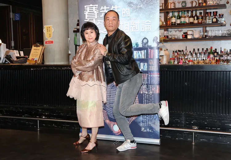 王月（右）和王自強演夫妻，全劇充滿黑色幽默。莊宗達攝影