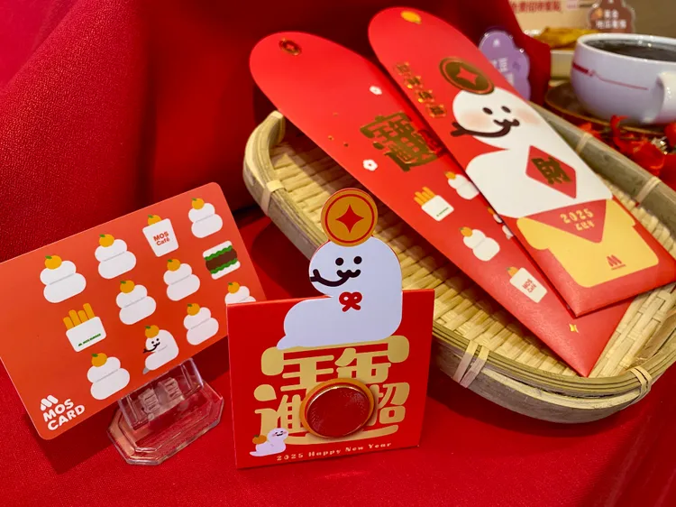 期間不限消費金額能免費拿到以日本新年鏡餅為設計的蛇年紅包、發財金等。莊偉祺攝