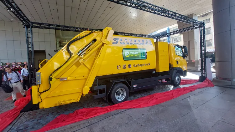 台灣與韓國企業合作，研發熱帶型氣候專用國產電動環保車，3日舉行發表會。凃建豐攝