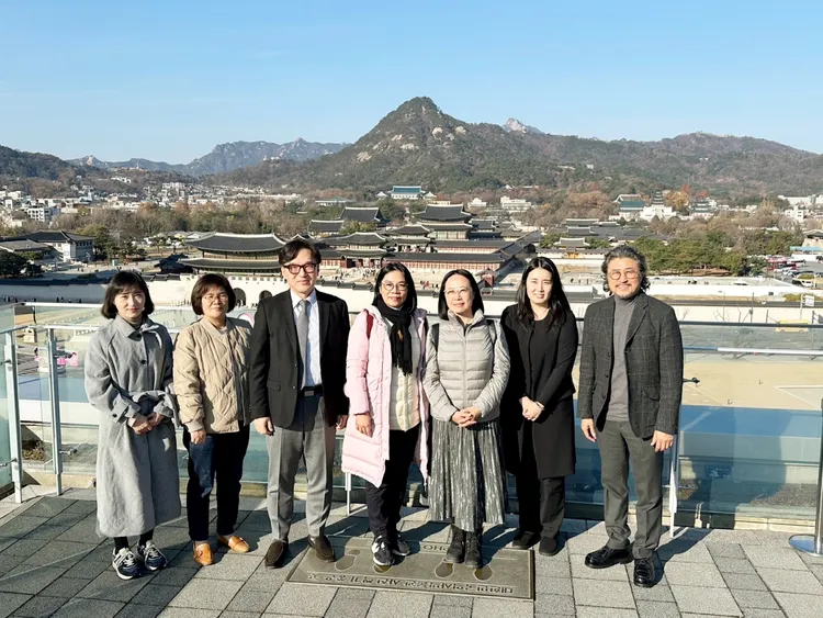 右一爲全谷史前博物館李漢龍，左三爲國立歷史博物館韓洙館長，左四爲十三行博物館。館方提供