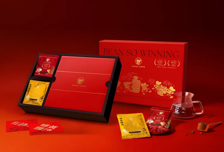 2025年「雙金新春禮盒」。cama café提供