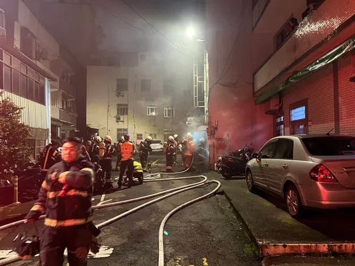公寓疑遭脫序男縱火!苦無證據沒轍 住戶:一定要殺人才處理?
