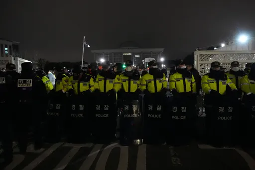 南韓總統尹錫悅宣布緊急戒嚴 國會過半數同意可要求解除