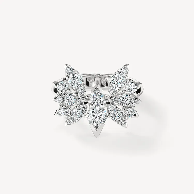 Hearts On Fire White Kites白K金鑽石戒指，鑽石總重約1.44克拉，價格店洽。品牌提供