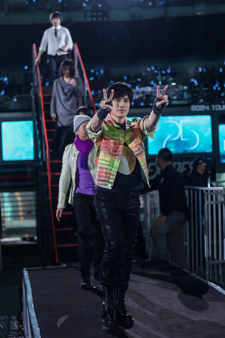 五月天團員全場跑透透，與粉絲近距離互動。圖／相信音樂提供