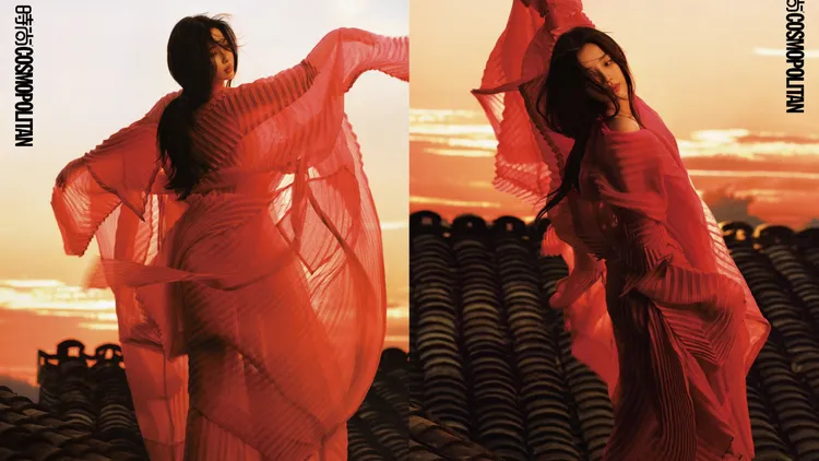 虞書欣穿著三宅一生2024秋冬系列。翻攝虞書欣微博