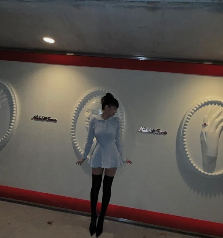 Jennie的服裝曬出窈窕好身形。翻攝Jennie IG