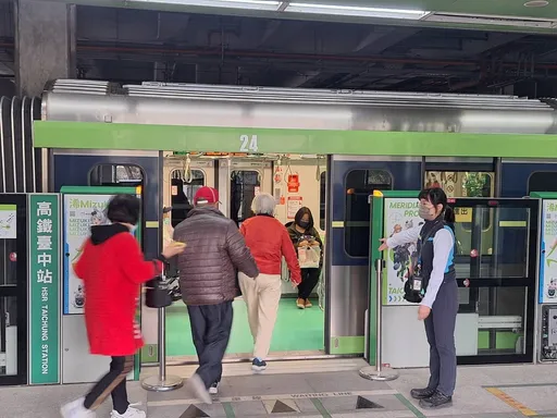 台電供電異常!中捷列車月台門「卡卡」 行車未受影響