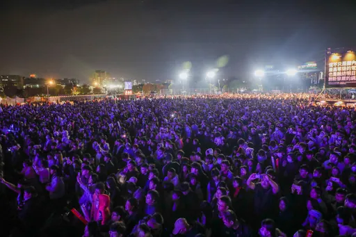 台中跨年晚會手機驚響「緊急警報」 人潮破20萬!市府管制進入