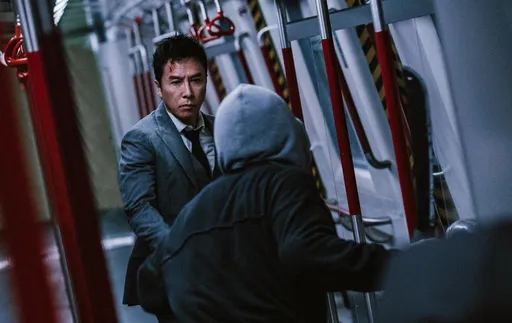 甄子丹拍片出意外!高台墜下跌出防護墊 頸部「咔」一聲急送醫