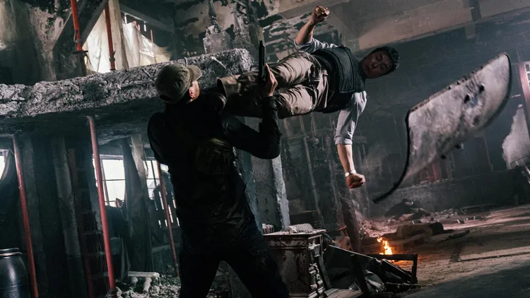 甄子丹挑戰各種動作戲。華映提供