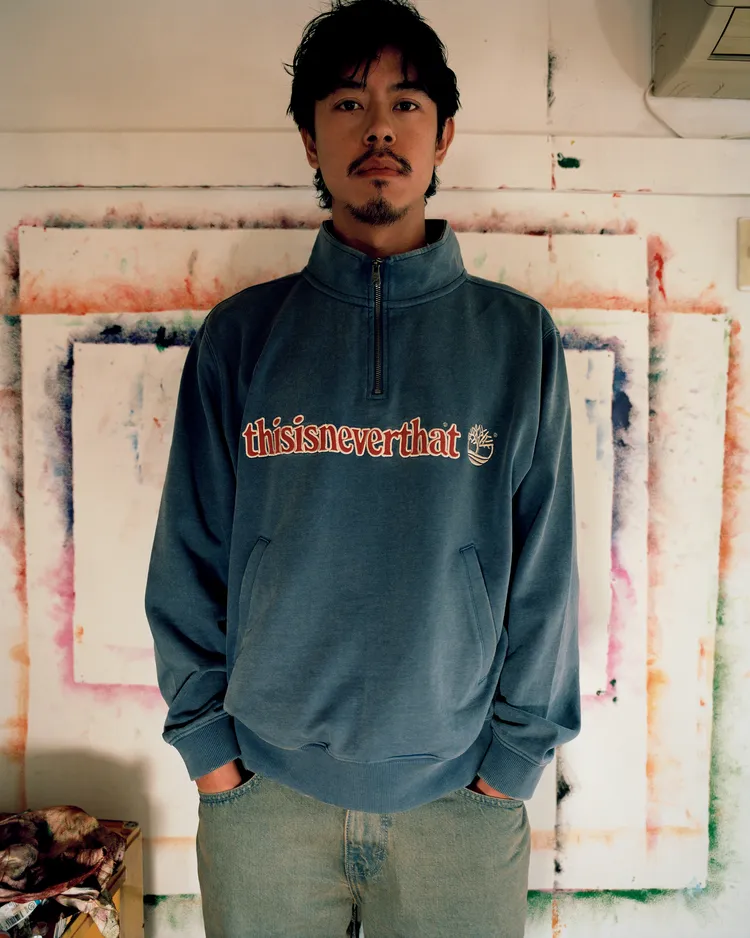 Quarter Zip拉鍊衛衣以復古水洗布料、寬鬆剪裁呈現街頭潮流氣息。品牌提供