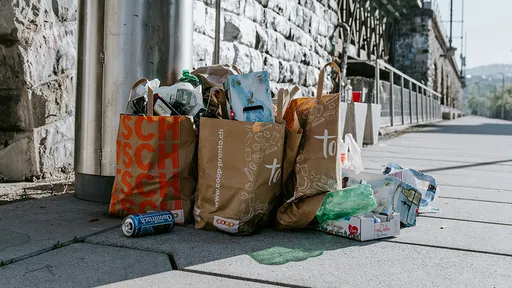 5歲女童被控亂丟垃圾「重罰4.1萬元」 竟連警察目擊都是瞎掰