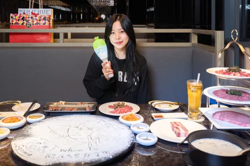 MAMAMOO輝人台中跨年吃飽再上!彩排前逛夜市嗑大腸包小腸