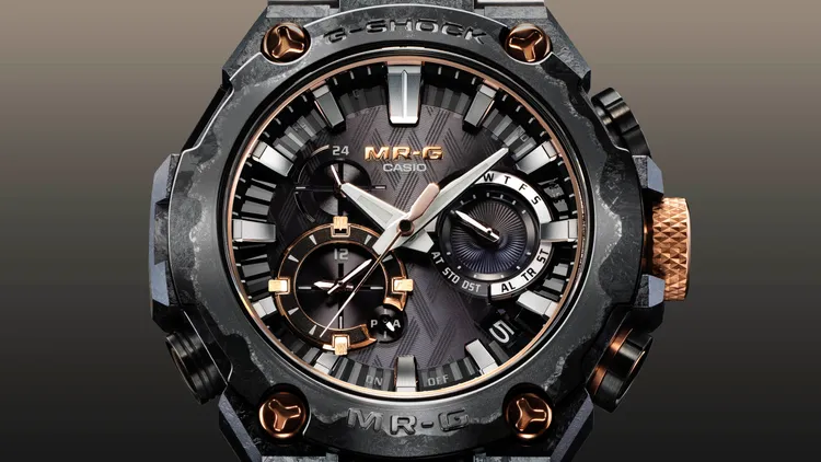 MRG-B2000JS錶圈設計靈感來《重力丸：燦》精美的鍛造刃紋。品牌提供