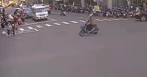 待轉區當停車格!高雄天兵騎士要噴這些錢了