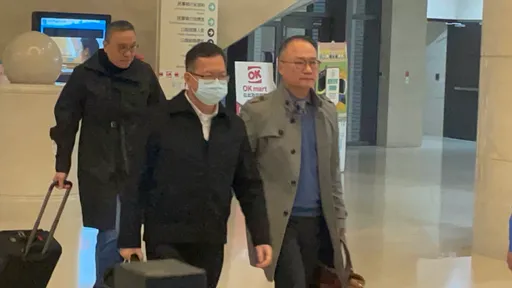 鄭文燦涉貪首出庭！法官細問送收賄過程　他絕口不提袋子裝啥！又說心中已猜到